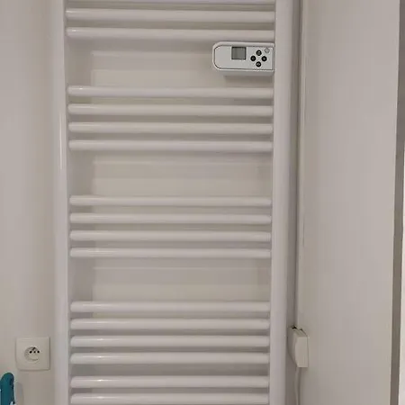 La Riviera Maison Avec Riviere Et Jardin 35mins De Paris Rer C A 600m Pour Tour Eiffel Orly Airport 25km Restaurants Et Supermarches Proches Feriehus *